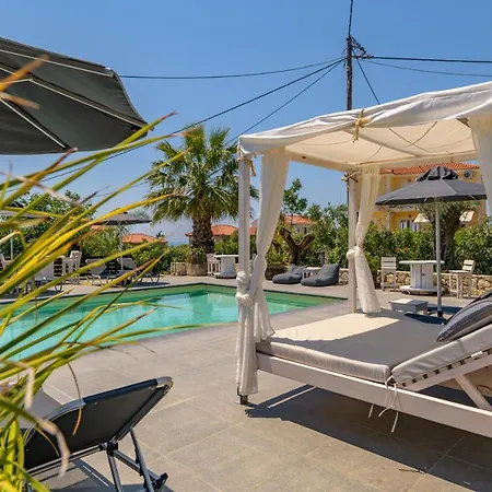 Evita Apartment Svoronata